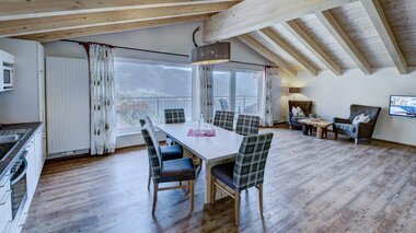 Appartement mit Küche und Esstisch | © Jagaalm